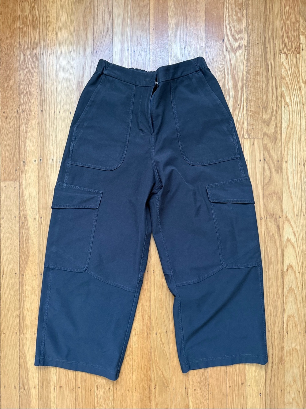 Light Utilitech Cargo Pocket High-Rise Crop - Dark Gray